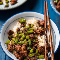 Stir Fried Green Beans with Ground Pork (豆角炒肉末) - a healthy dish that uses the minimum amount of protein to bring you the greatest satisfaction | omnivorescookbook.com