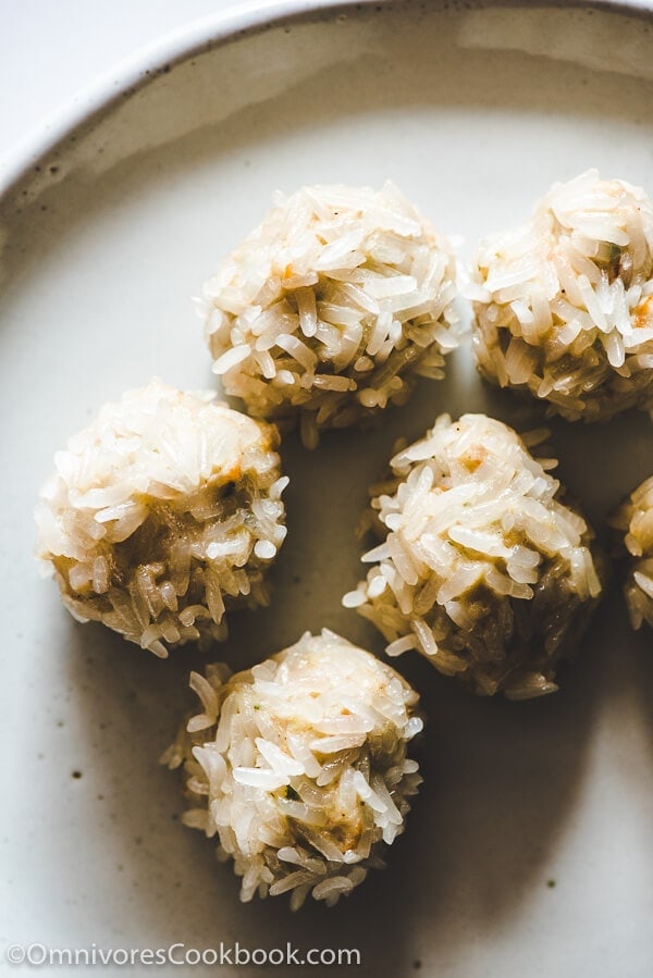 Pearl Balls (Steamed meatballs in sticky rice, 珍珠丸子) - Fun to cook and great tasting! | omnivorescookbook.com