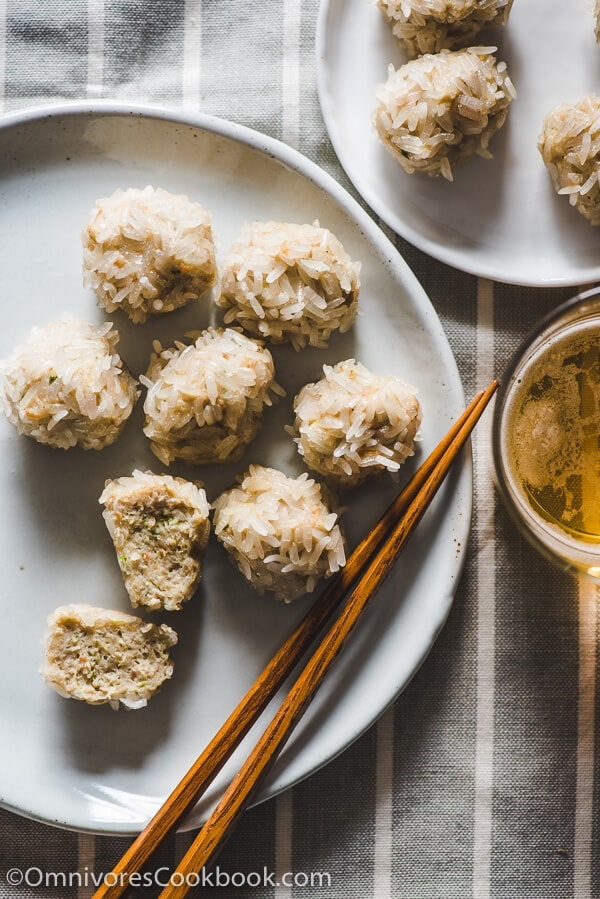 Pearl Balls (Steamed meatballs in sticky rice, 珍珠丸子) - Fun to cook and great tasting! | omnivorescookbook.com