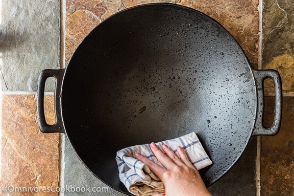 How to Season a Carbon Steel Pan - Omnivore's Cookbook