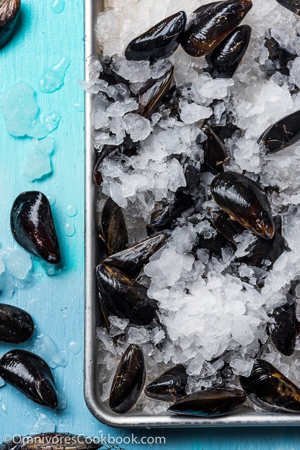 Steamed Mussels with Ginger Oyster Sauce - Perfect for a romantic dinner, a small party, or a cozy brunch.