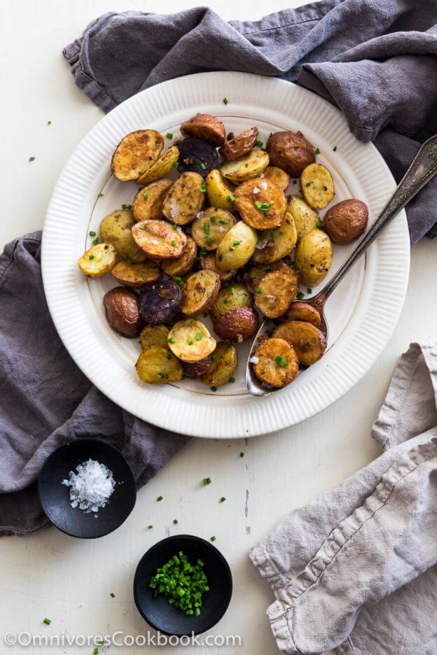 Five Spice and Garlic Roasted Potatoes - Omnivore's Cookbook