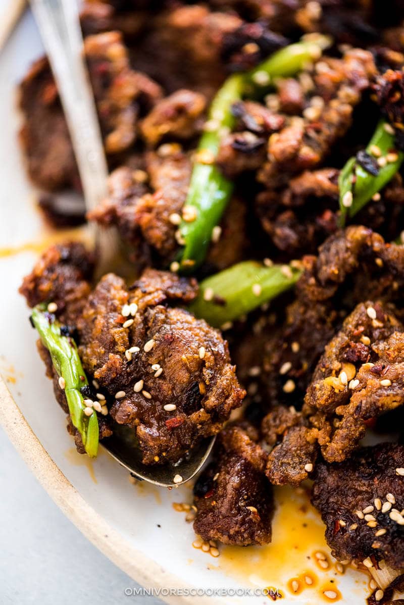 Crunchy, crispy beef tossed in a super umami hot sauce. A must try if you love Sichuan food. | Chinese Food | Stir Fry | Spicy |
