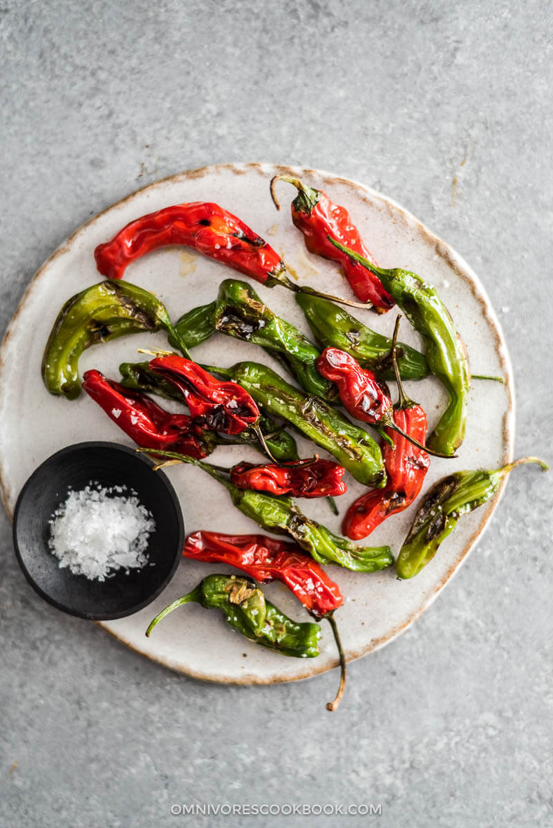 5-minute blistered shishito peppers (using a waffle maker)