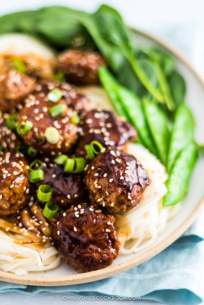  Learn how to make these extra tender Asian turkey meatballs with one secret ingredient! Gluten free adaptable | Paleo friendly | Low Carb | Chinese Food | Party
