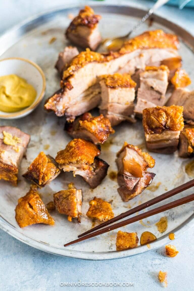 Slow Roasted Crispy Pork Belly (Siu Yuk, 脆皮烧肉) - Omnivore's Cookbook