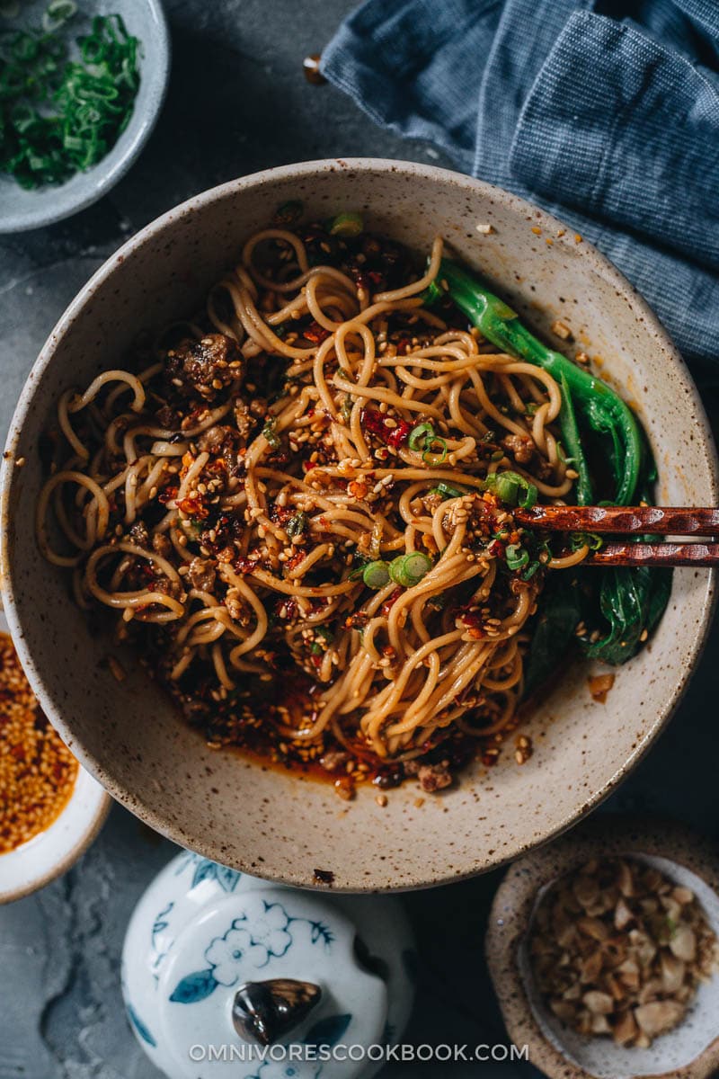 10 Minutes Hot and Sour Noodles - China Sichuan Food