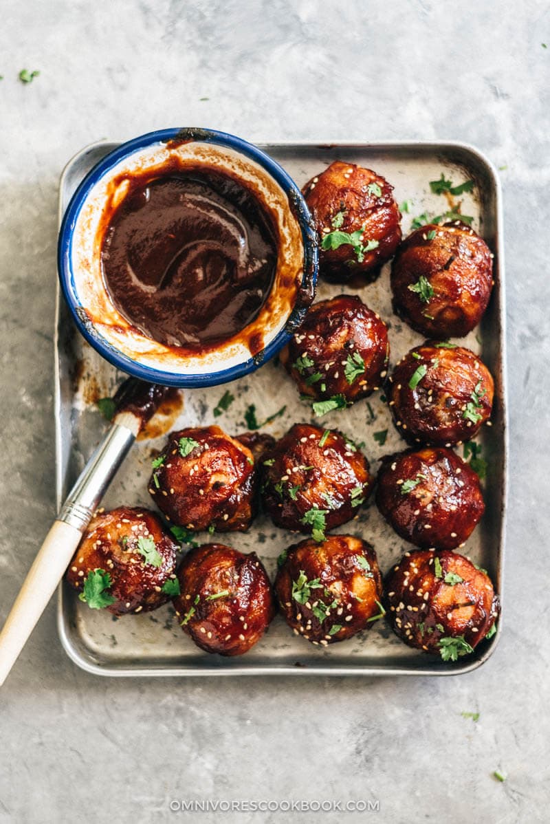 Cheesy BBQ Sausage Bites & Grilling Party Platter | Grill | BBQ | Pork | Sausage | Bacon | Cheese | Cheesy | Ideas | Recipes | Backyard | Meatballs | Summer