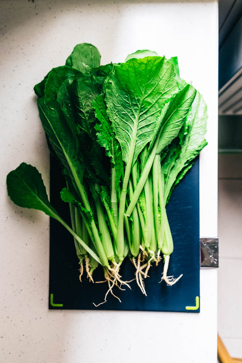 With only two ingredients and minimal prep time, you can create a fragrant and irresistible veggie dish in under 5 minutes!