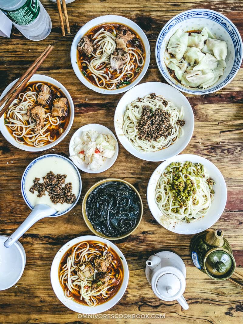 Top 10 Sichuan Street Food in Chengdu - Dan Dan Noodles, Green Bean Noodles, Pork Rib Noodle, Wonton in Red Oil