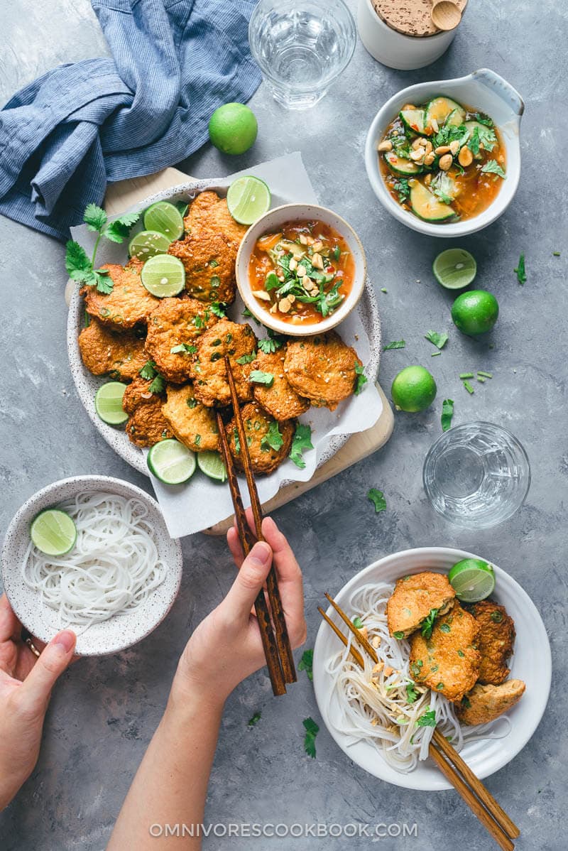 Thai Salmon Fishcakes and Dipping Sauce Recipe