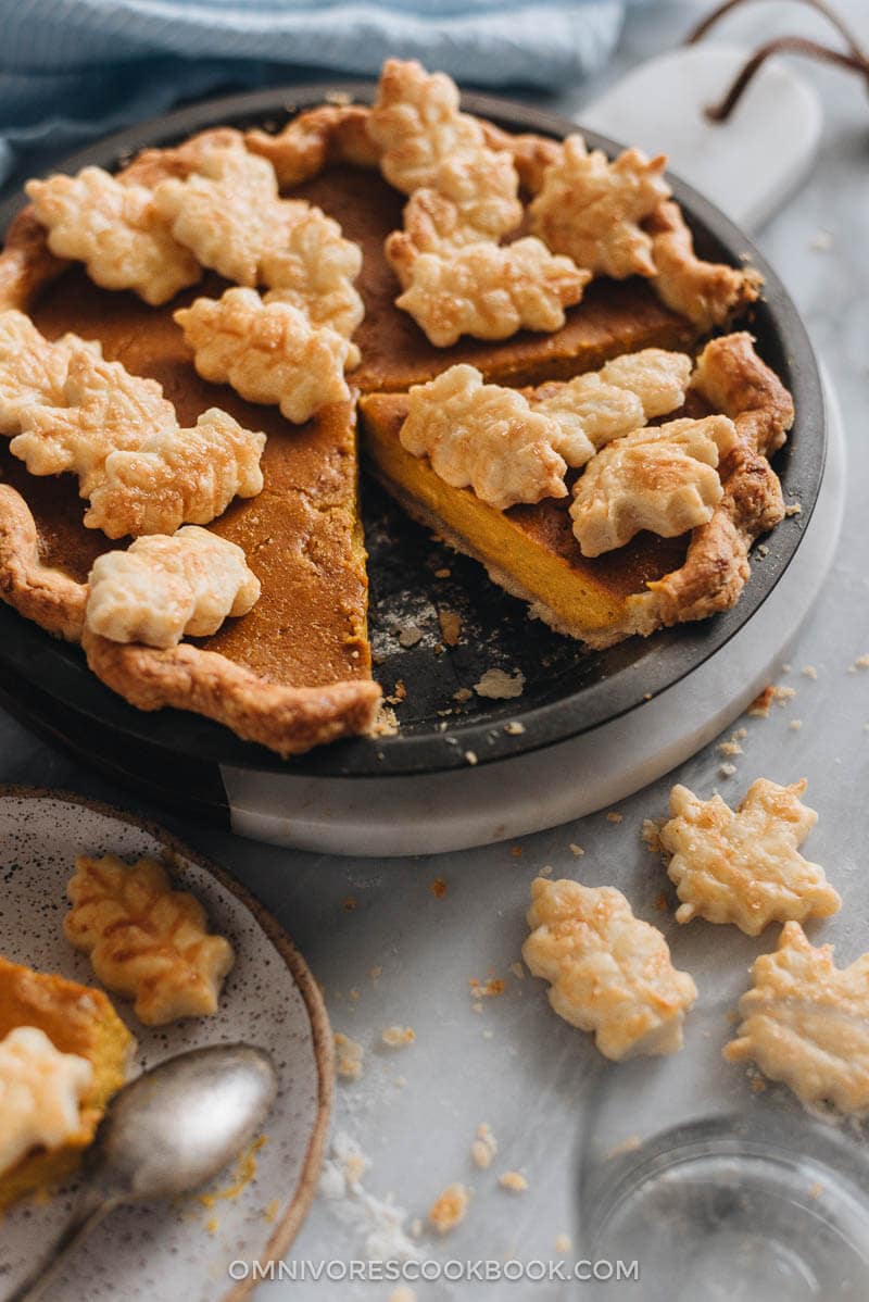 Kabocha Pumpkin Pie (a Lighter and Fluffier Pie) - This kabocha pumpkin pie recipe creates a lighter and fluffier version of the traditional pumpkin pie.