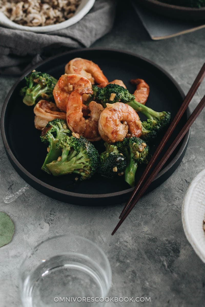 Garlic Shrimp and Broccoli should be added to your weekday dinner menu because it’s so easy and fast to cook and is loaded with nutrition. {Gluten-Free adaptable}