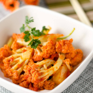 Stir-Fried Cauliflower With Tomato Sauce | Omnivore's Cookbook