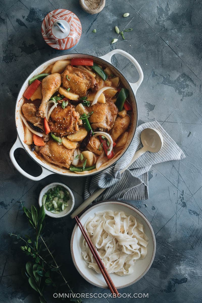 Da Pan Ji (Chicken Potato Stew with Noodles, 大盘鸡 