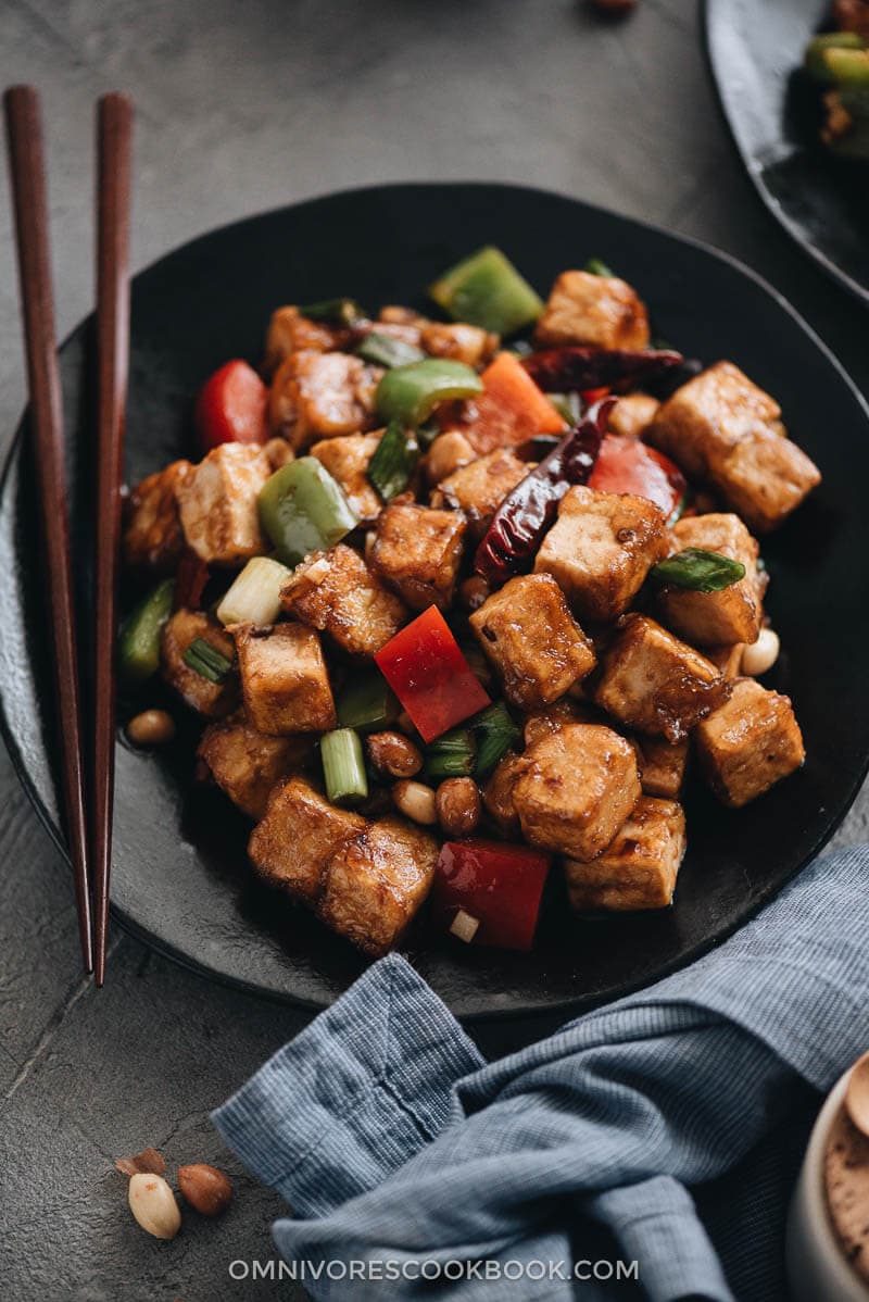 Real-Deal Kung Pao Tofu (宫爆豆腐) - The real-deal recipe that helps you create better-than-takeout kung pao tofu in your own kitchen. {vegetarian}