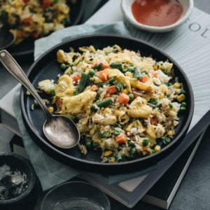 Vegetable Fried Rice (蔬菜炒饭) - The best vegetable fried rice that you can prep and cook in 10 minutes. {vegetarian adaptable}