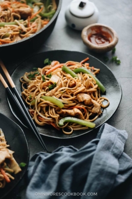 Chicken Lo Mein (Restaurant Style Without A Wok) - Omnivore's Cookbook