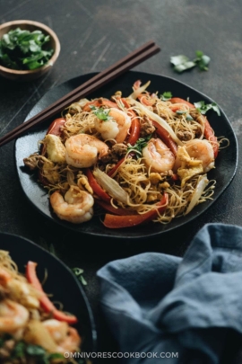 Easy Singapore noodles loaded with shrimp, pork, egg, onion, and pepper.
