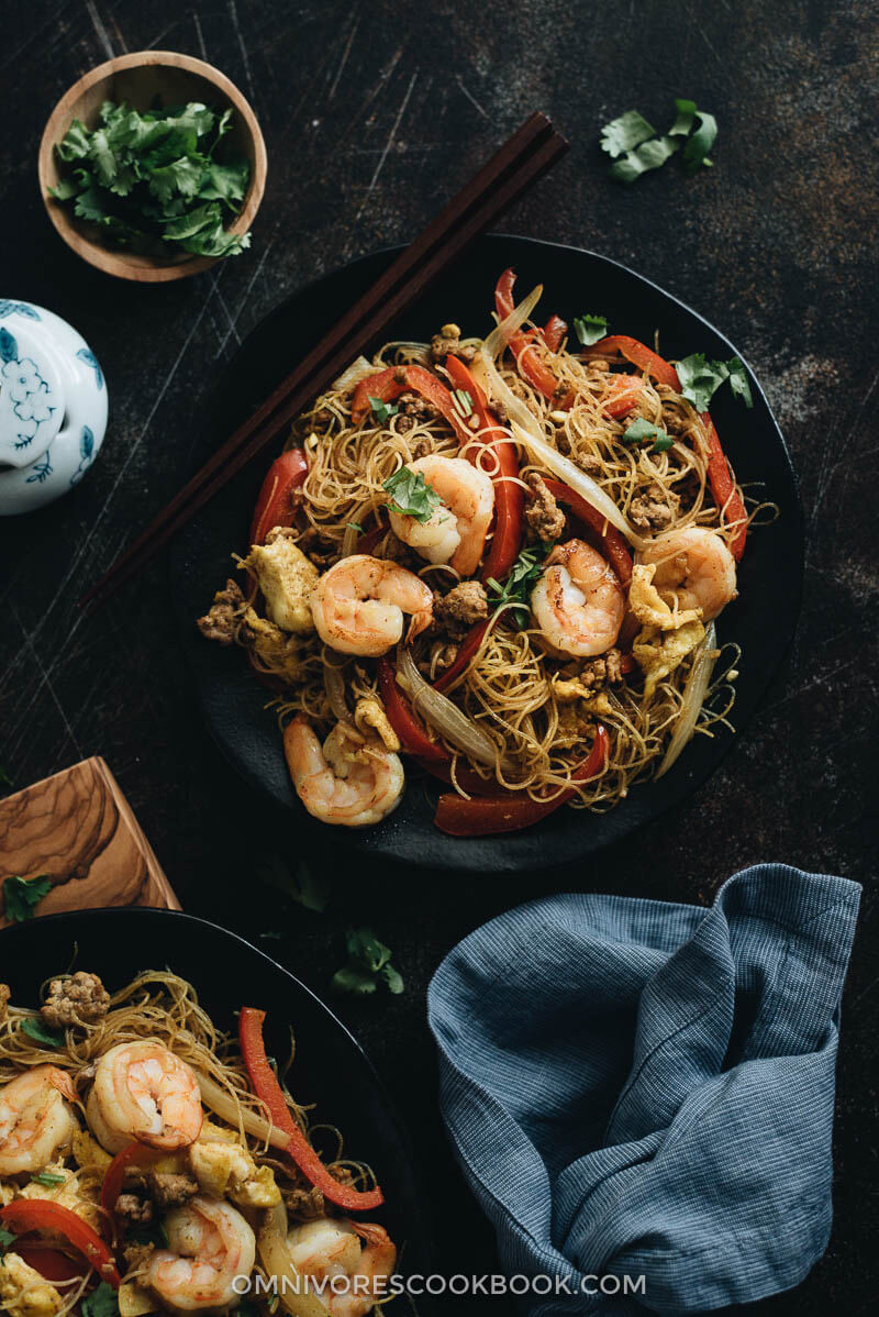 Easy Singapore Noodles served in plates