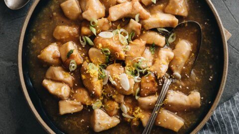 https://omnivorescookbook.com/wp-content/uploads/2018/08/1806_Instant-Pot-Orange-Chicken_800-480x270.jpg