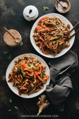 15-minute chicken chow fun served in plates