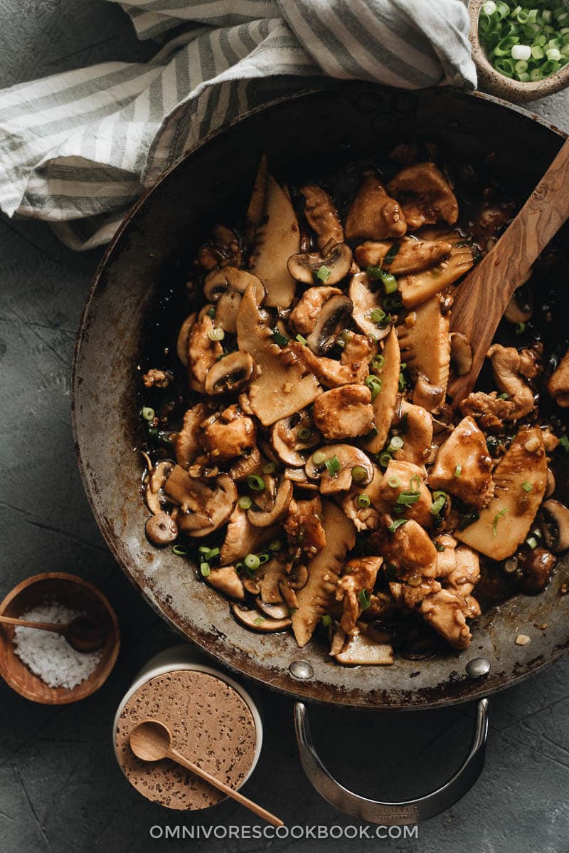 Chinese Mushroom Chicken in a frying pan