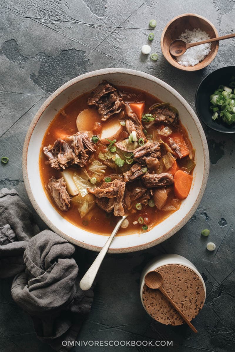 Instant Pot oxtail soup