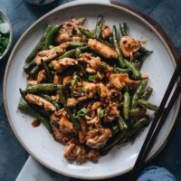 String bean chicken - This takeout string bean chicken is so easy to make and perfect for a weekday dinner. The juicy chicken is seared in a fragrant black bean sauce with tender green beans. The recipe yields extra sauce so you can serve it on rice to make a delicious one-bowl meal. {Gluten-Free adaptable}