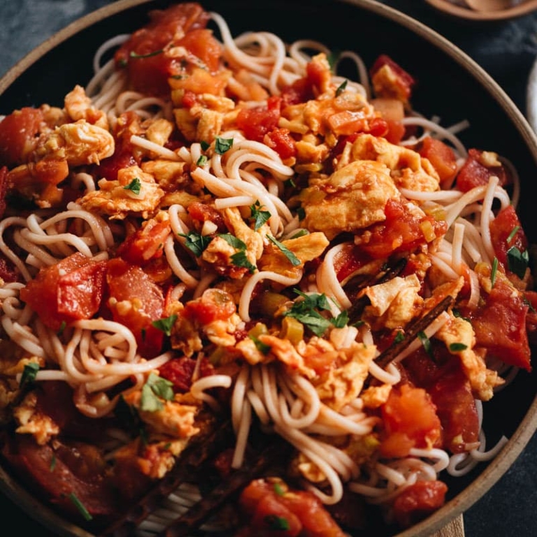 15 Minute Tomato Egg Noodles Omnivores Cookbook