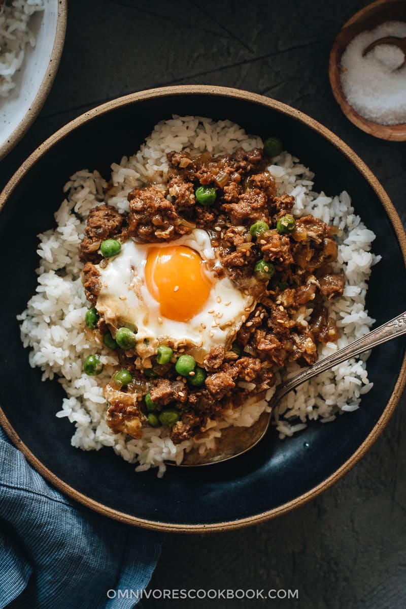 Bol de bœuf haché et de riz cantonais