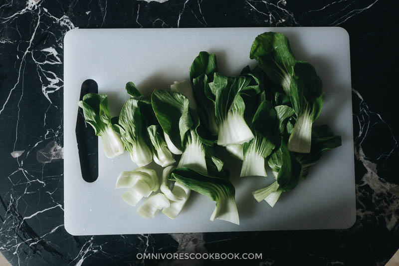 How to cut baby bok choy