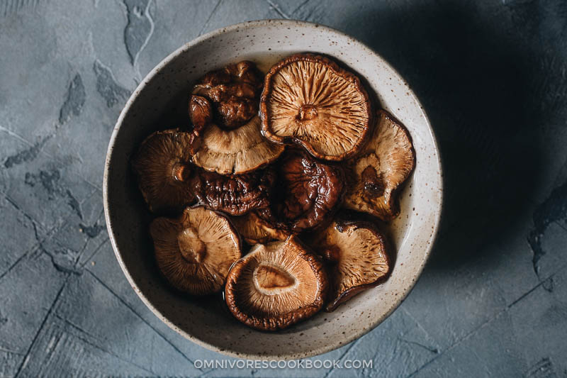 Soaking shiitake mushrooms