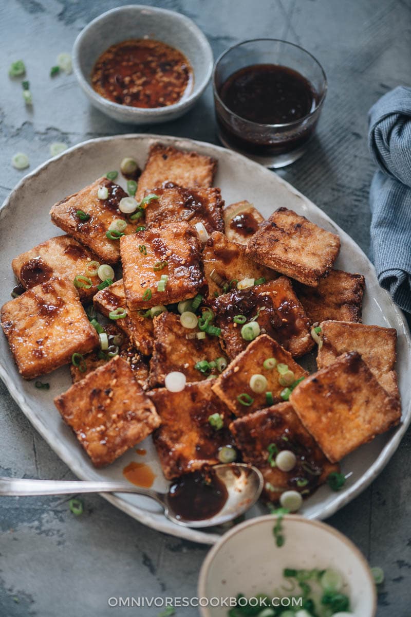 Crispy tofu served with dipping sauce