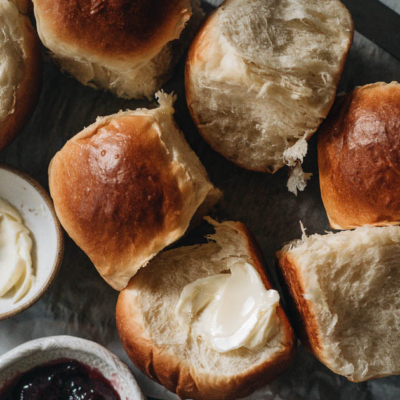 Easy Milk Bread Rolls | Make Hokkaido style milk bread rolls with this simple recipe. These milk bread rolls are super soft, airy, moist, and slightly sweet. They’re very easy to put together and hold up well when made ahead. They’re perfect for your holiday dinner party and simple enough to make as an everyday recipe.