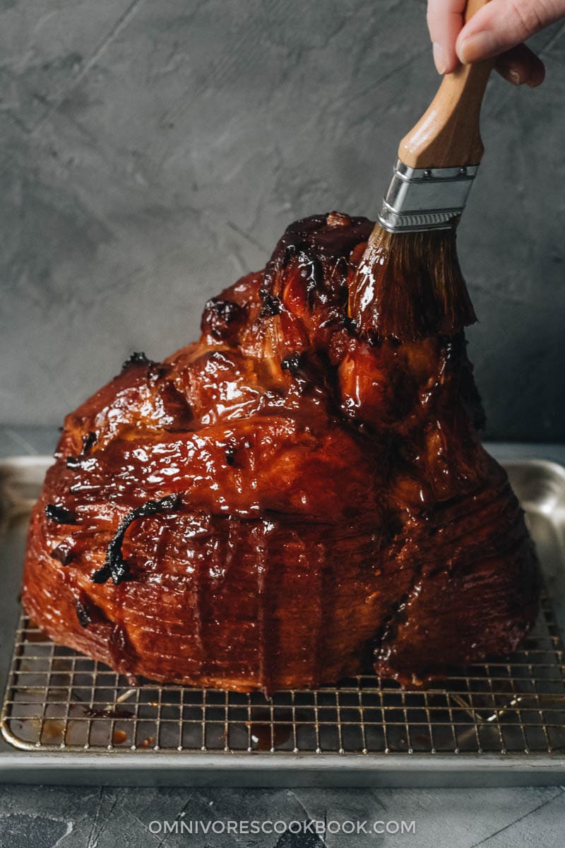 Glazing roasted ham