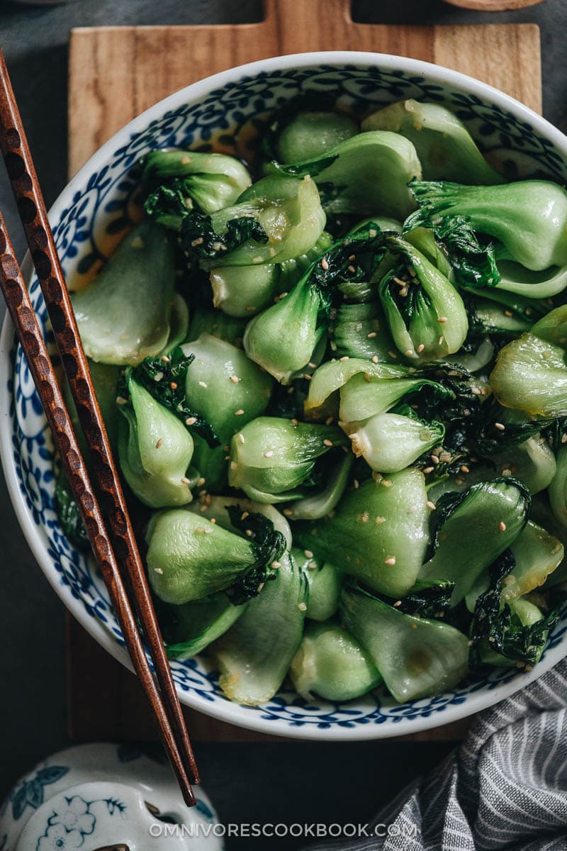 4-Ingredient Baby Bok Choy Stir Fry - Omnivore's Cookbook