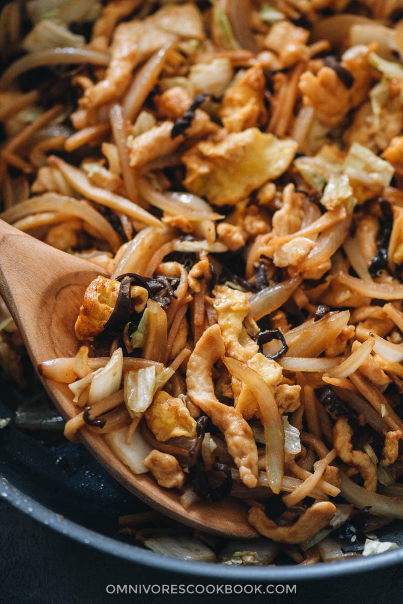 Moo shu chicken close-up