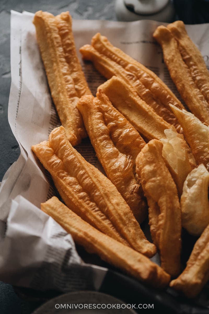 You Tiao (Chinese Donuts) 油条 - Omnivore's Cookbook