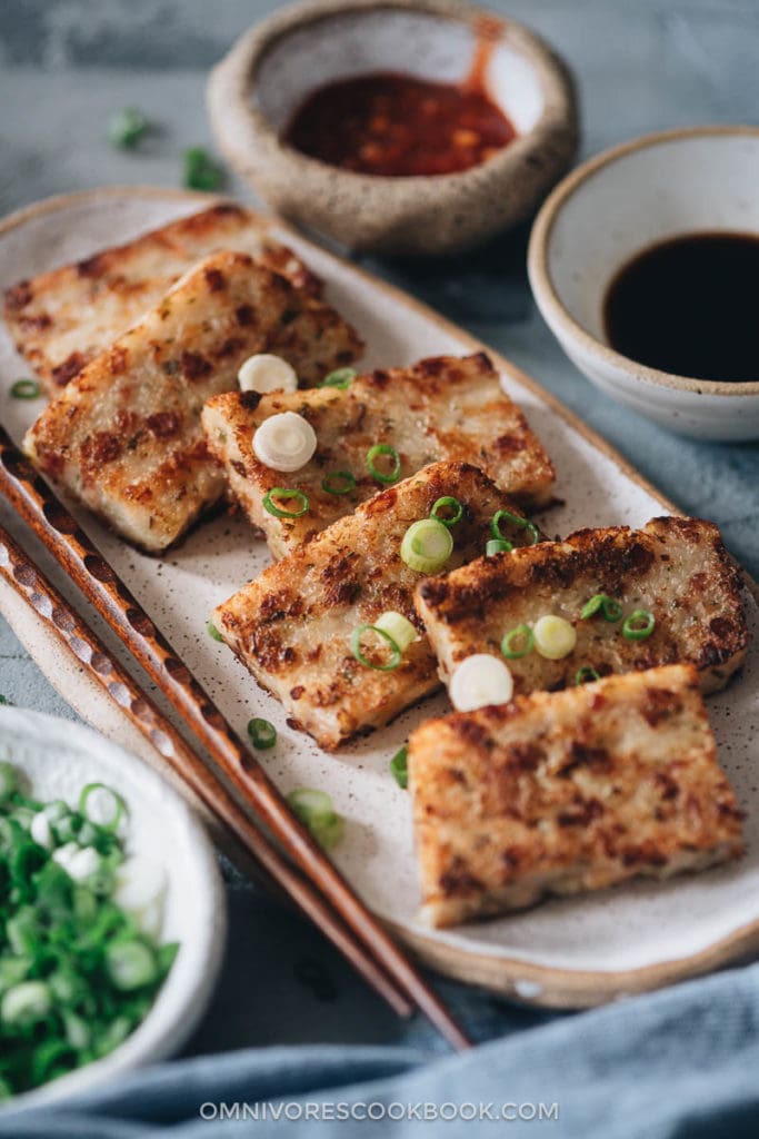 Chinese Turnip Cake (Lo Bak Go, 萝卜糕) - Omnivore's Cookbook