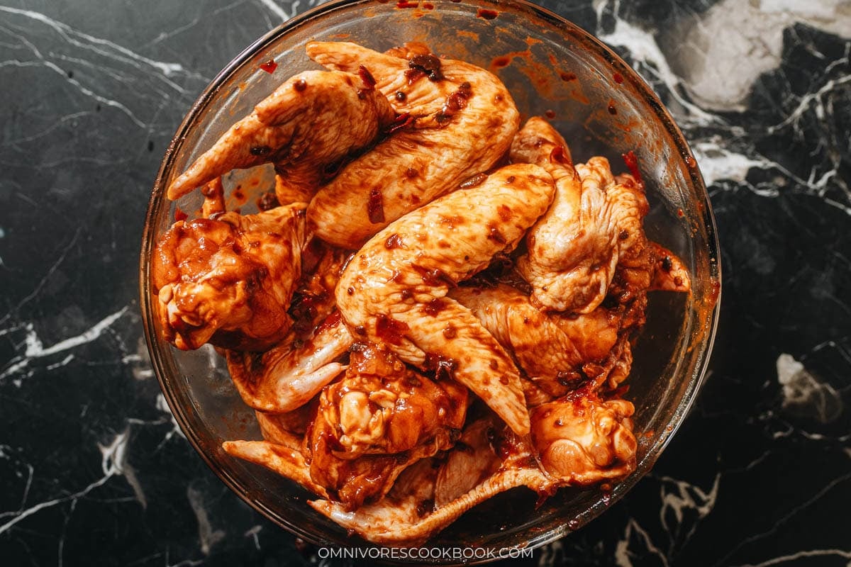 Marinating chicken wings