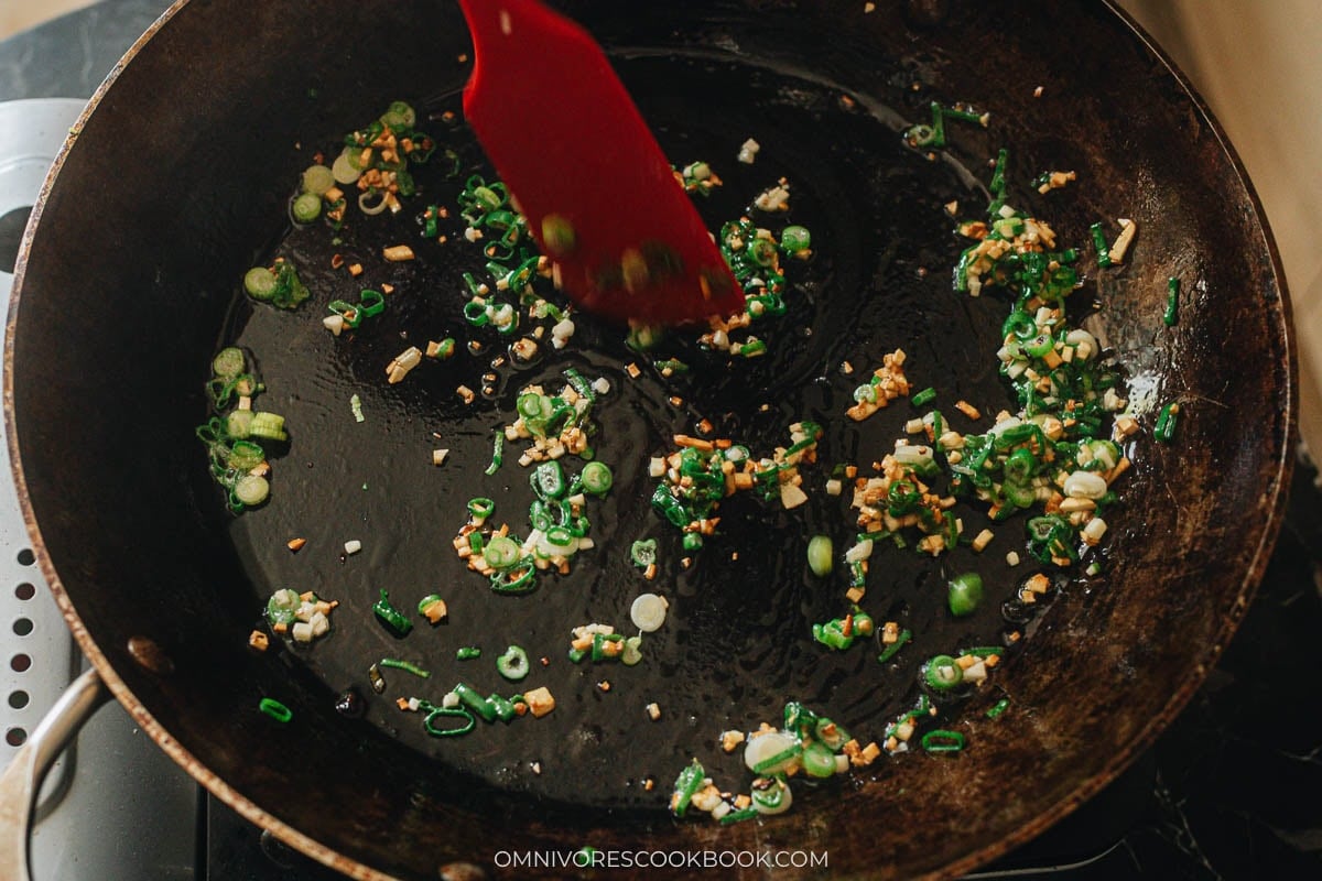 Saute scallion