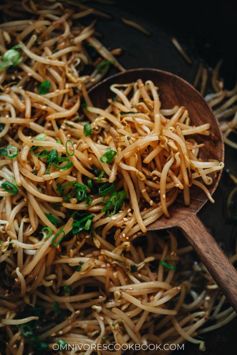 Chinese Sauteed Cabbage With Vinegar Sauce (醋溜卷心菜) - Omnivore's Cookbook