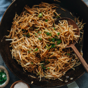 Try some homestyle Chinese with this easy, healthy, and delicious bean sprout stir fry that takes just minutes to put on your dinner table! {Vegan, Gluten-Free Adaptable}