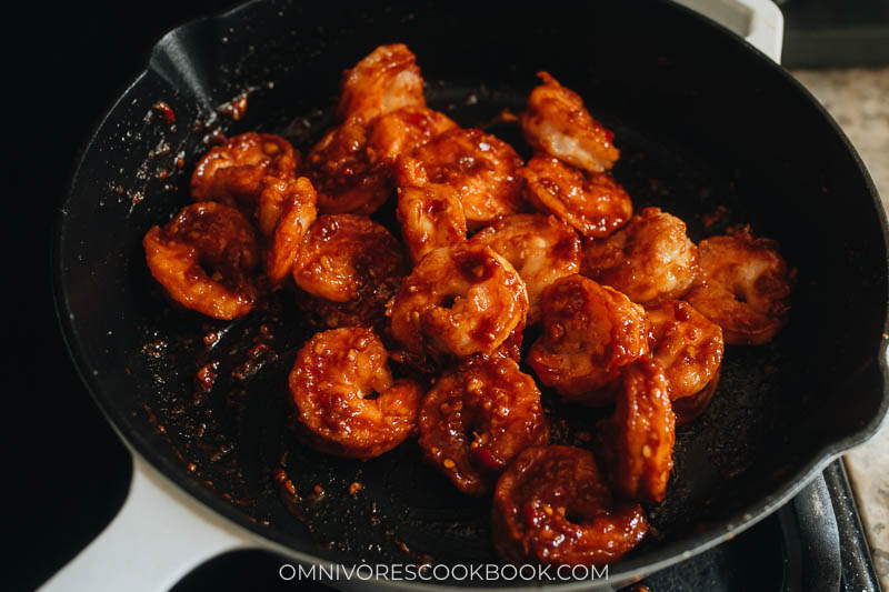 Cooking shrimp in chili garlic sauce