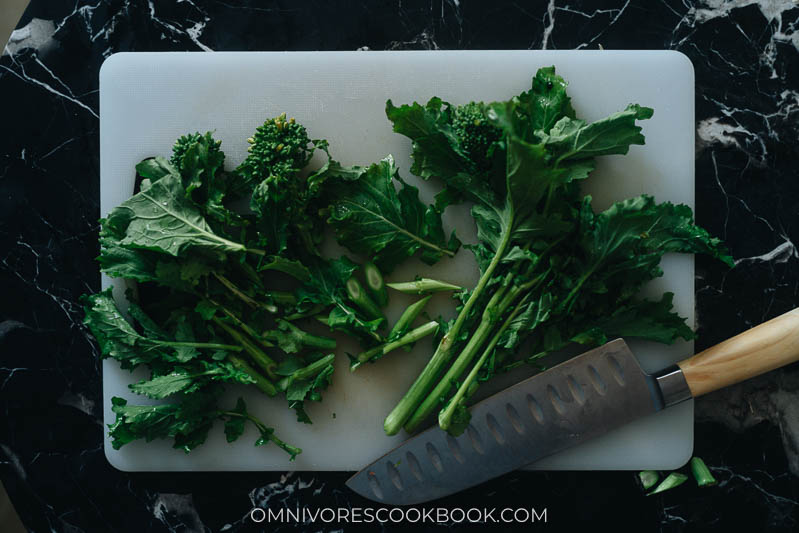 How to cut broccoli rabe