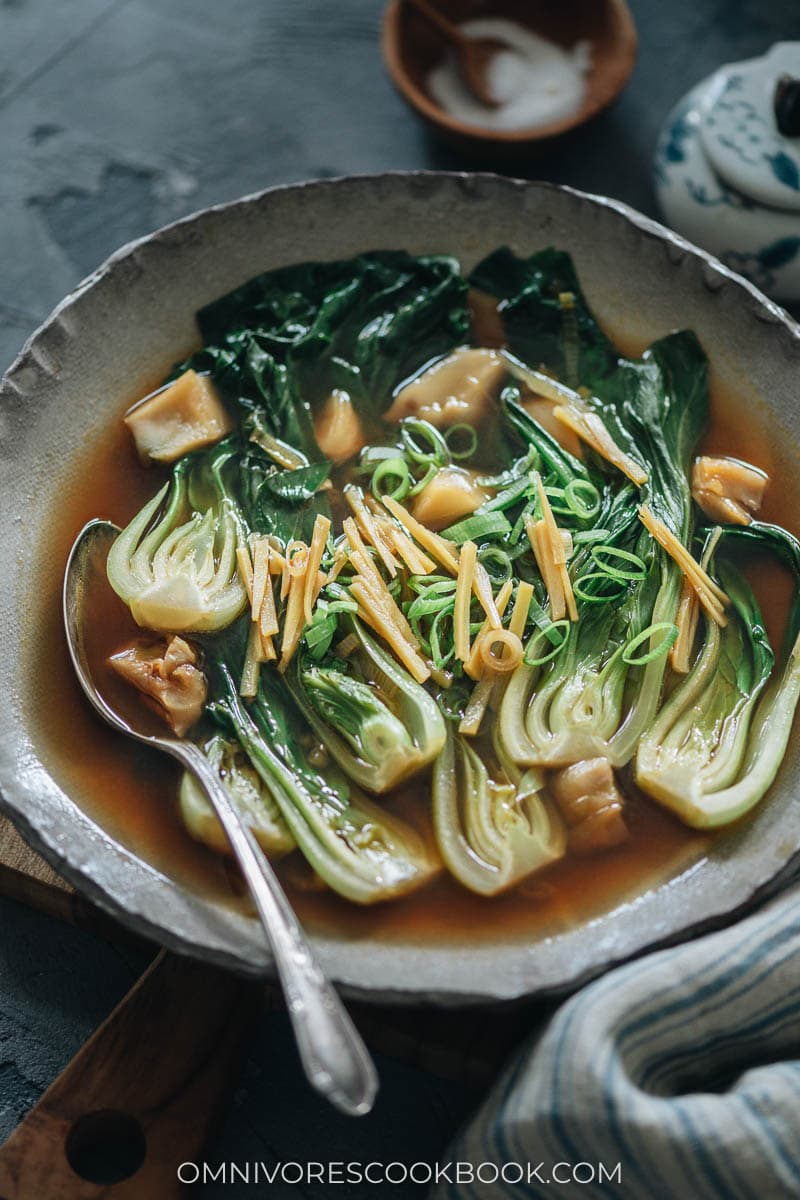 Bok choy soup with ginger and pickles