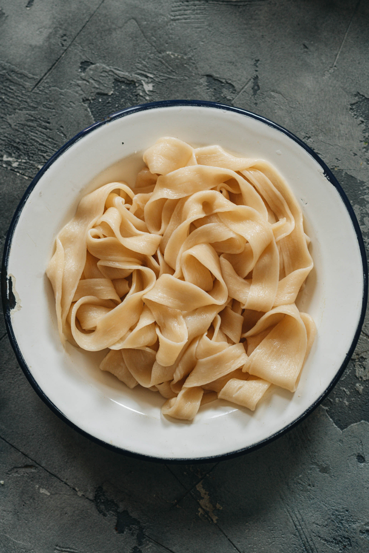 Boiled flat noodles