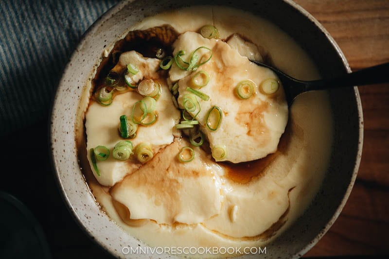 https://omnivorescookbook.com/wp-content/uploads/2020/08/200806_Chinese-Steamed-Eggs_5.jpg