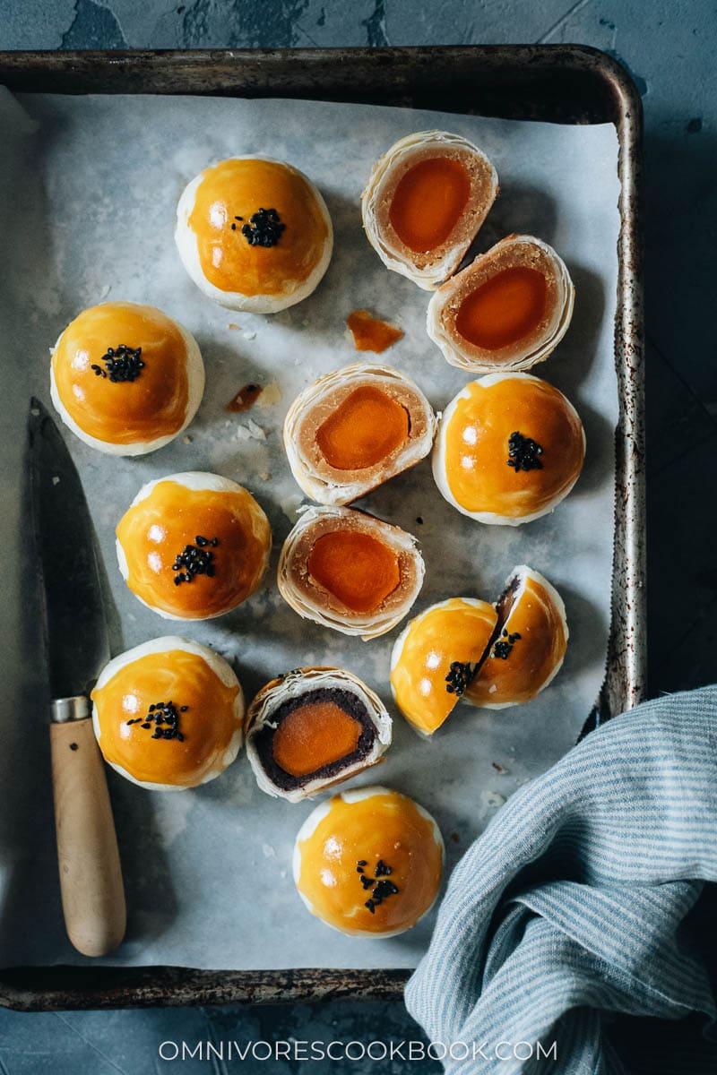 Chinese Mid-Autumn Festival Menu - Dan Huang Su (Pastry Mooncake with Salty Egg Yolk, 蛋黄酥)